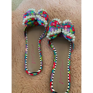 Women's Betsey Johnson Sandals Size 8 Blue Multi